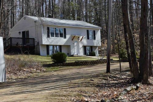 92 Piper Hill Rd, Concord, NH 03307-1321