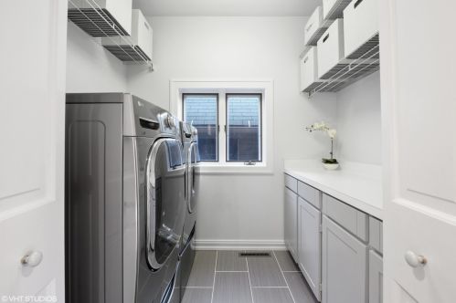 1321 Nelson St, Chicago IL 60657-3103 exterior