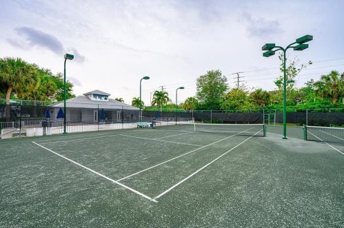 3720 Fieldstone Blvd, Naples FL 34109-0728 exterior