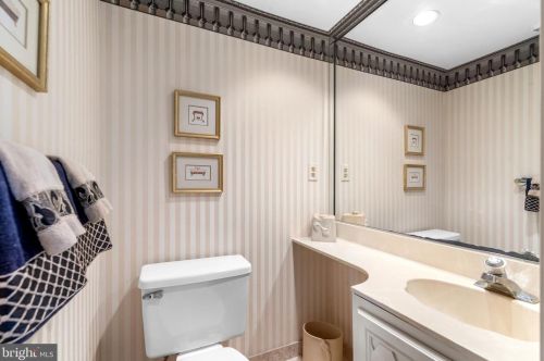 3738 Levy Ln, Huntingdon Valley PA 19006-3108 exterior