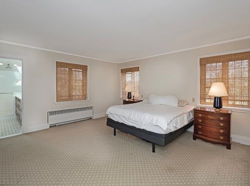 1100 Shady Ave, Pittsburgh PA  15232-2810 exterior