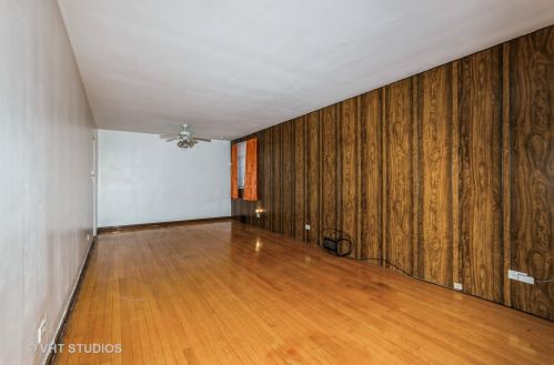 15 141st St, Chicago, IL 60827-2213