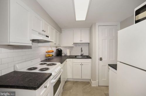 2334 Huidekoper Pl, Washington DC 20007-1827 exterior