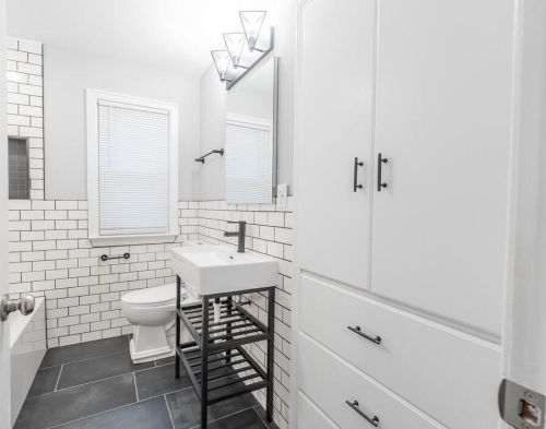 9504 Palmetto Ave, Milwaukee WI  53222-1558 exterior