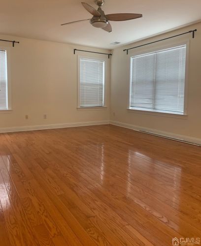 63 Franklin School Way, Metuchen NJ  08840-1859 exterior