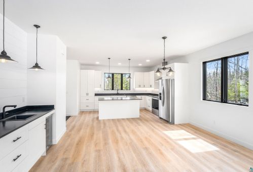 2465 Lismore Rd, Duluth MN 55803-8709 exterior