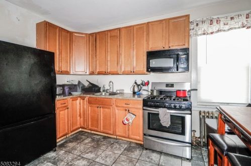 239 Hamilton St, New Brunswick NJ 08901-2205 exterior