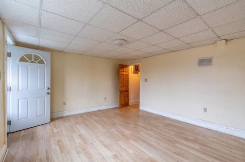 2254 Milligan Ave, Pittsburgh PA 15218-2241 exterior