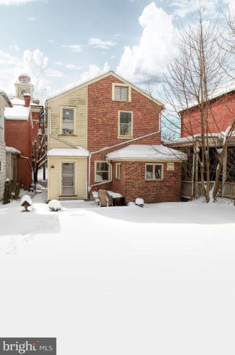 223 Washington St, Huntingdon PA 16652-1525 exterior