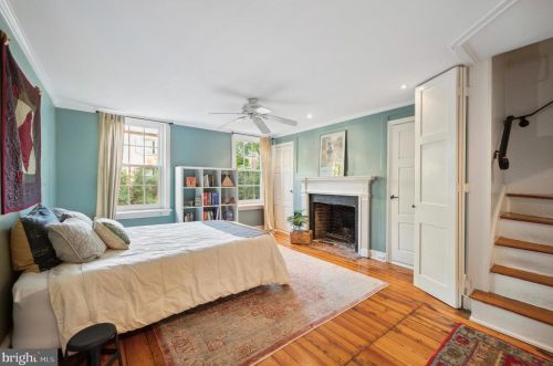 330 Camac St, Philadelphia PA 19107-5926 exterior