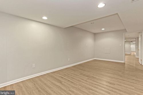 701 Rdg Dr, Mc Lean VA 22101-1620 exterior