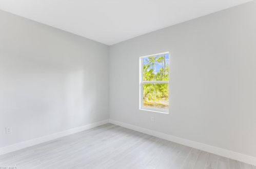 4011 8 Ave, Naples FL 34117-4993 exterior