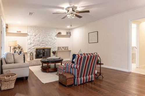 3505 Dunwoody Clb Dr, Atlanta GA 30350-5202 exterior