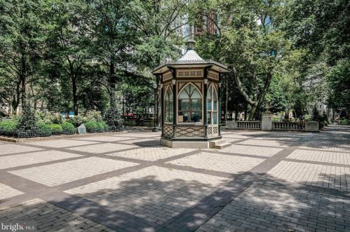 2022 Locust St, Philadelphia PA 19103-5614 exterior