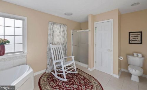 381 Thornhill Dr, Hanover PA  17331-7976 exterior