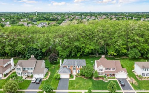 1788 Woodhaven Dr, Bull Valley IL 60014-1940 exterior