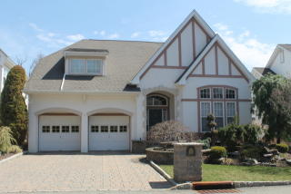 8 Boulder Run, Oakland NJ  07436-2352 exterior