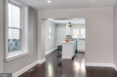 2407 Carpenter St, Philadelphia PA 19146-2342 exterior