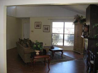 633 Haines Ave, Dallas TX  75208-4030 exterior