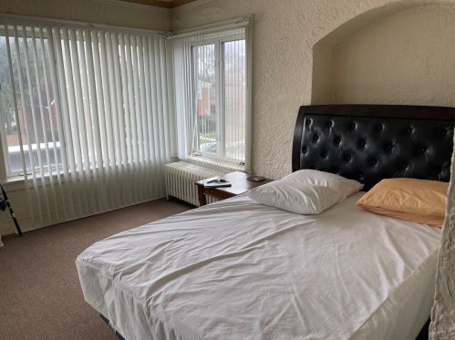 14510 Clark St, Chicago IL 60605-2711 exterior