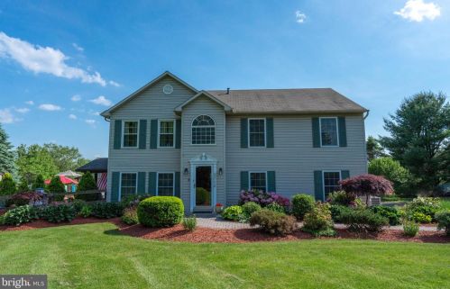 3712 Eagle Rd, Slatington, PA 18080-3823