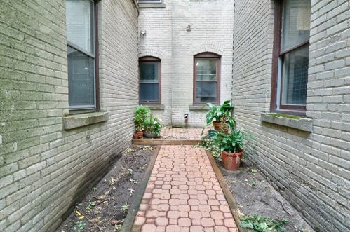 45 Mason Ter, Brookline MA  02446-2611 exterior