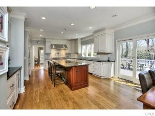 9 Mcmahon Ln, Westport CT  06880-1039 exterior