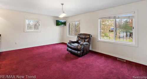 692 Appalachi St, Walled Lake MI  48390-1005 exterior