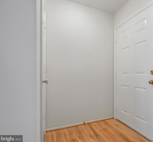 127 Fort Evans Rd, Leesburg, VA 20175-4142