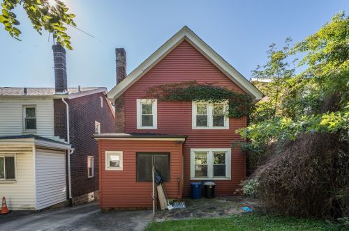 5735 Pocusset St, Pittsburgh PA 15217-2218 exterior
