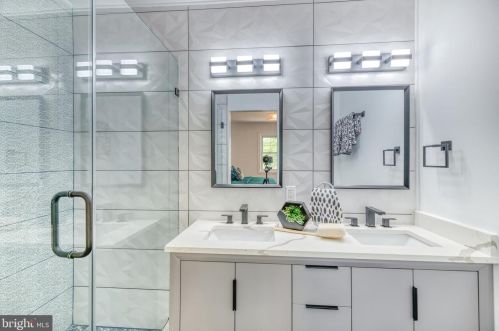 1233 16th St, Washington DC  20002-2501 exterior