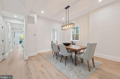 803 Cameron St, Alexandria VA  22314-2410 exterior