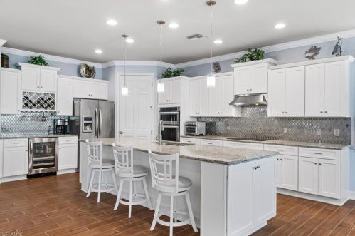 8510 Karina Ct, Naples FL 34114-2752 exterior