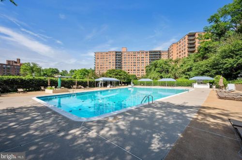 4201 Cathedral Ave, Washington DC  20016-4901 exterior