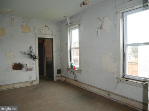 3311 16th St, Philadelphia PA  19140-4902 exterior