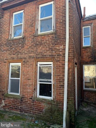 1507 Manton St, Philadelphia PA 19146-3128 exterior