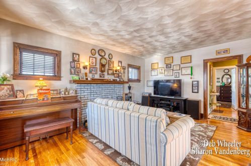 1824 Godwin Ave, Grand Rapids MI 49507-2673 exterior