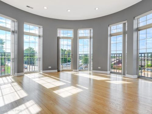 6419 Touhy Ave, Chicago, IL 60646-1040