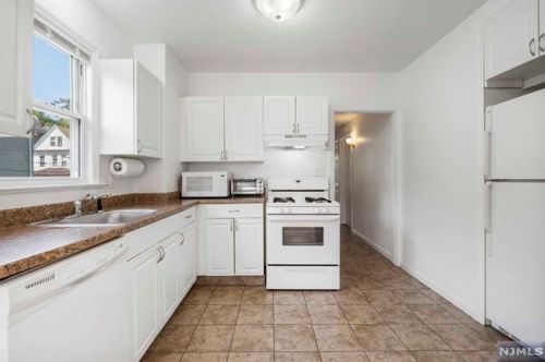 16 Vly Pl, Edgewater NJ 07020-1311 exterior