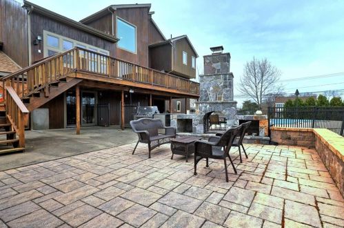 22 Ajellos Farm Rd, Seymour CT 06483-2362 exterior