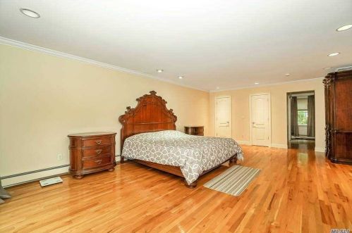 48 Candlewood Path, Huntington Station NY 11746-5306 exterior