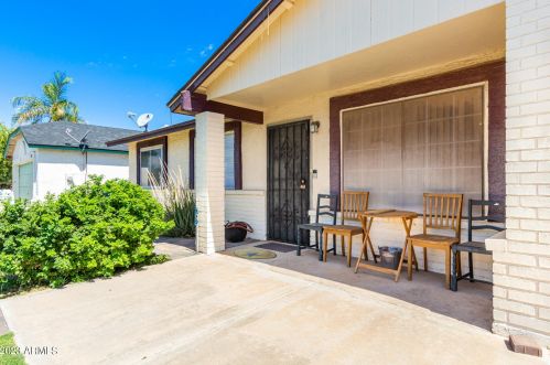 1444 Carson Rd, Phoenix AZ  85041-6711 exterior