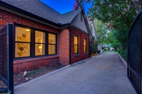 1035 Clinton Ave, Dallas TX  75208-3612 exterior