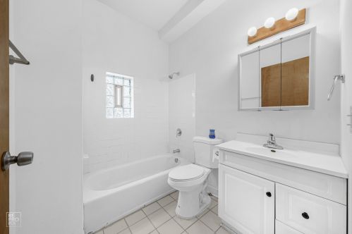 3414 Damen Ave, Chicago IL 60608-6835 exterior