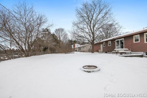 1498 Cloverly Ct, Grand Rapids MI 49544-1707 exterior