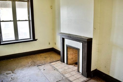 4821 Monongahela St, Pittsburgh PA 15207-1668 exterior