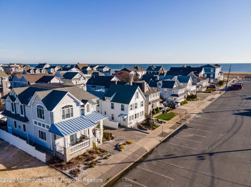 11 Philadelphia Ave, Lavallette NJ 08735-2345 exterior