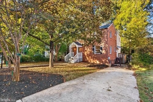 10017 Brookmoor Dr, Silver Spring, MD 20901-2711