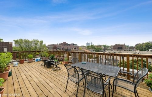 744 Melrose St, Chicago IL  60657-3465 exterior