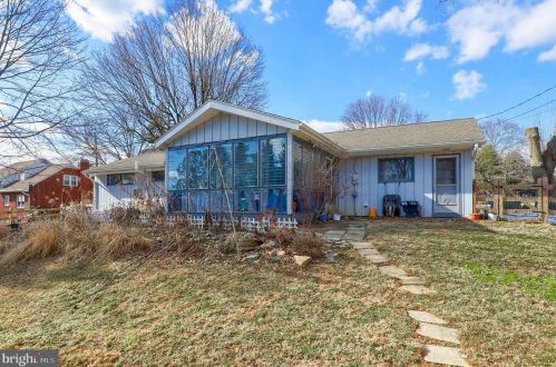 306 Blf Vw Dr, Lancaster PA 17601-4136 exterior